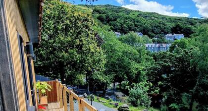 Relaxing, peaceful and tranquil.
Dedicated Private off road parking.