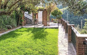 Terrace/patio - Lovely apartment in Mezzanego with WiFi (Mezzanego)