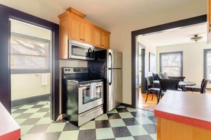 ماكينة لصنع القهوة/الشاي، مستلزمات طهي/أطباق/أوعية