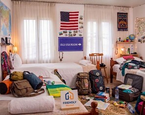 1 chambre, coffres-forts dans les chambres, fer et planche Ă repasser
