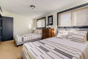 1 bedroom, iron/ironing board, travel cot, WiFi