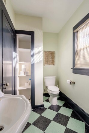 تجهيزات دش، مجففات شعر، مناشف