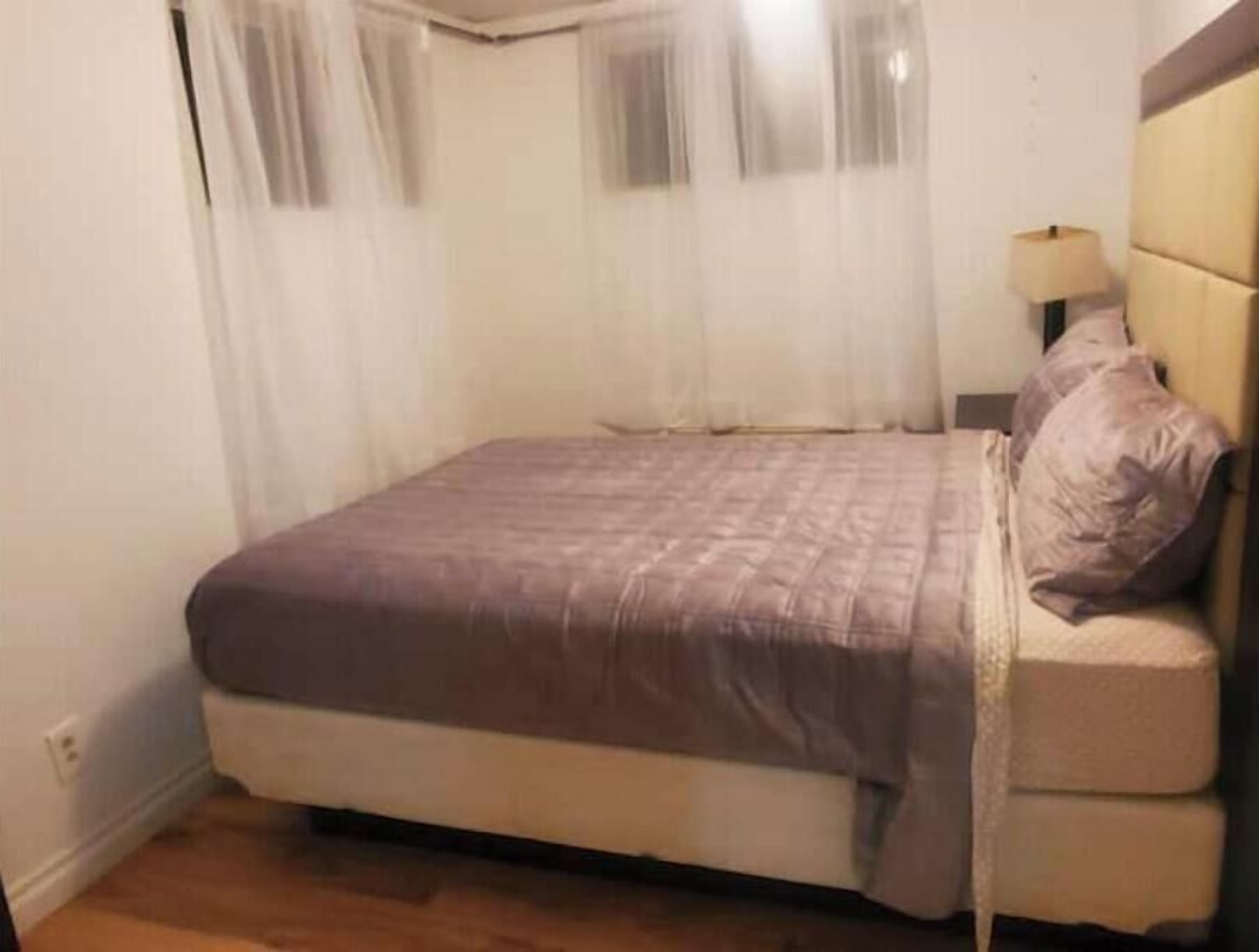 1 makuuhuone, työpöytä, silitysrauta/-lauta, Wi-Fi