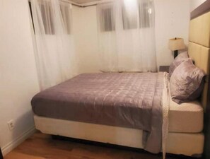 1 غرفة نوم ومكتب ومكواة/لوح كي وواي فاي