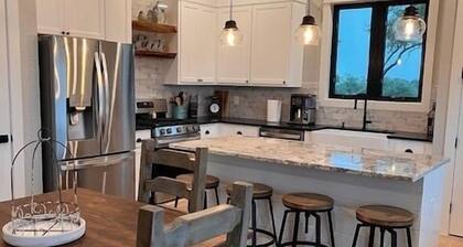 Spring Branch Cottages "Mountain Laurel"