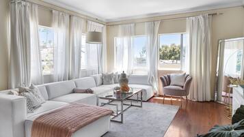 Smart-tv och eldstad