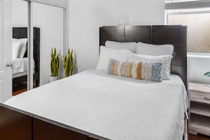 4 bedrooms, in-room safe, iron/ironing board, free WiFi