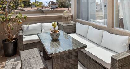 Stunning Beach House with Optional Tesla & Electric Bikes for Rent.