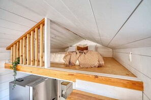 1 bedroom, iron/ironing board, travel cot, WiFi