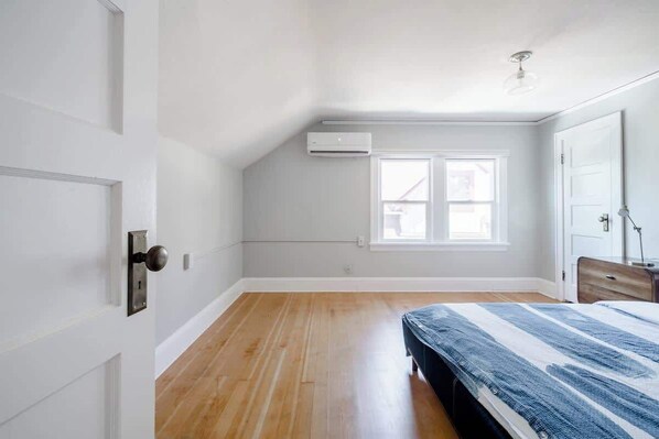 4 bedrooms, iron/ironing board, travel cot, WiFi