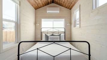 1 bedroom, iron/ironing board, travel crib, WiFi