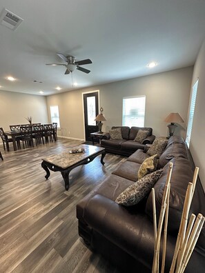 Smart-tv en een open haard