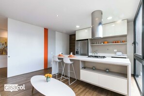 Private kitchen - Energy 404,Stunning Rooftop Pool award #1 location (Medellin)