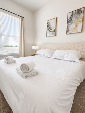 2 bedrooms, iron/ironing board, WiFi, bed sheets - Luxury 2-bedroom Apt minutes from Love Field Airport, Deep Ellum, AT&T District  (Dallas)