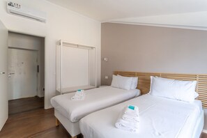 3 chambres, fer et planche à repasser, Wi-Fi, draps fournis