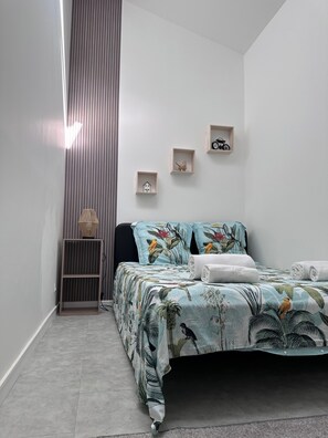 2 soveværelser, skrivebord, strygejern/strygebræt, weekendseng