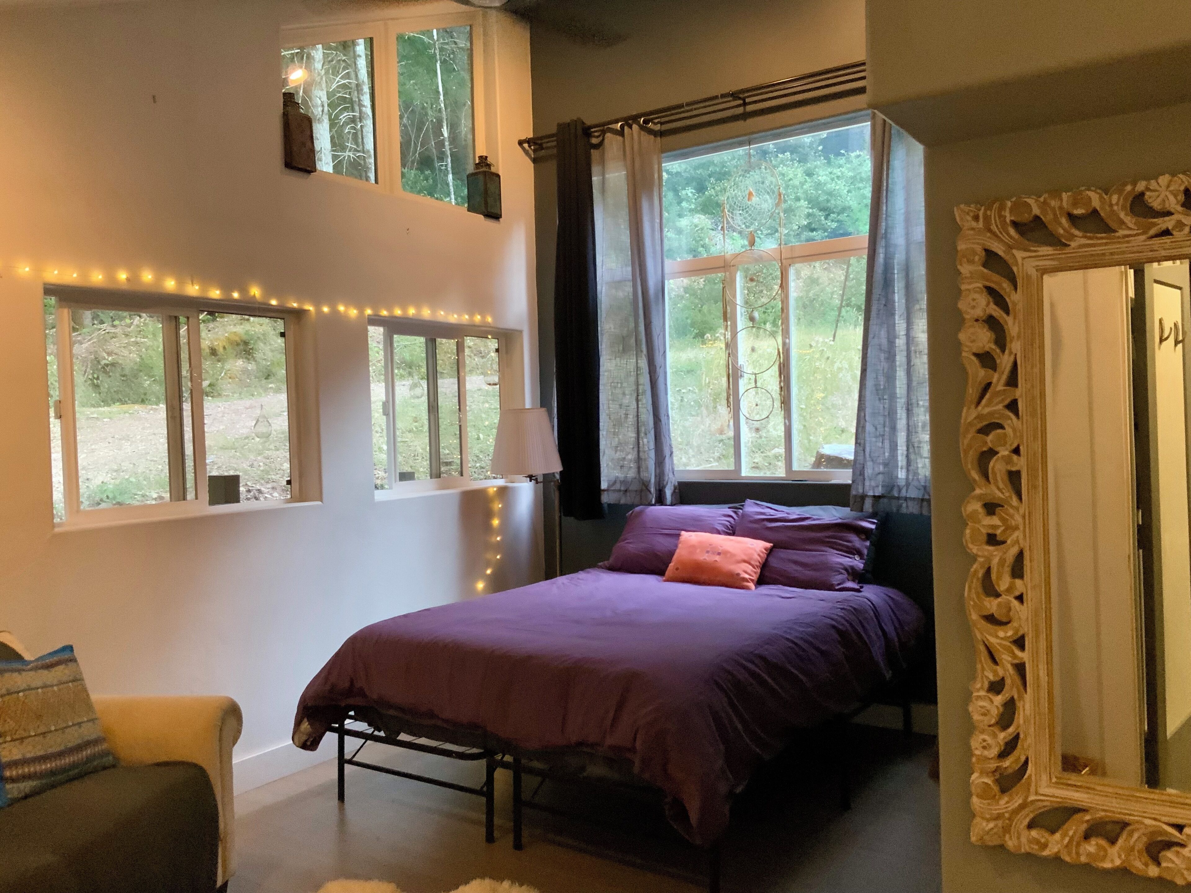 2 habitaciones, escritorio, tabla de planchar con plancha y wifi 