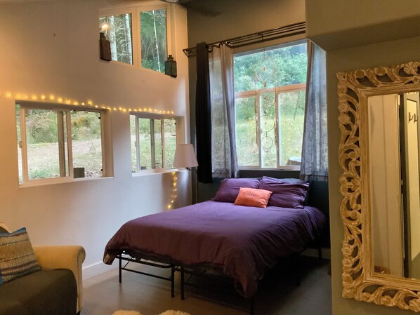 2 Schlafzimmer, Schreibtisch, Bügeleisen/Bügelbrett, WLAN