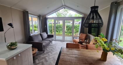 Modern chalet retreat with spacious garden in the Veluwe.