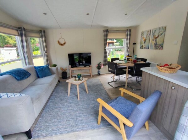 TV - Ideal for nature lovers, hikers, and cyclists! (Epe)