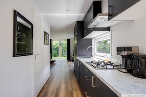 Kühlschrank, Ofen, Herdplatte, Geschirrspüler