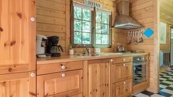 Geladeira, fogão, cooktop, cafeteira/chaleira