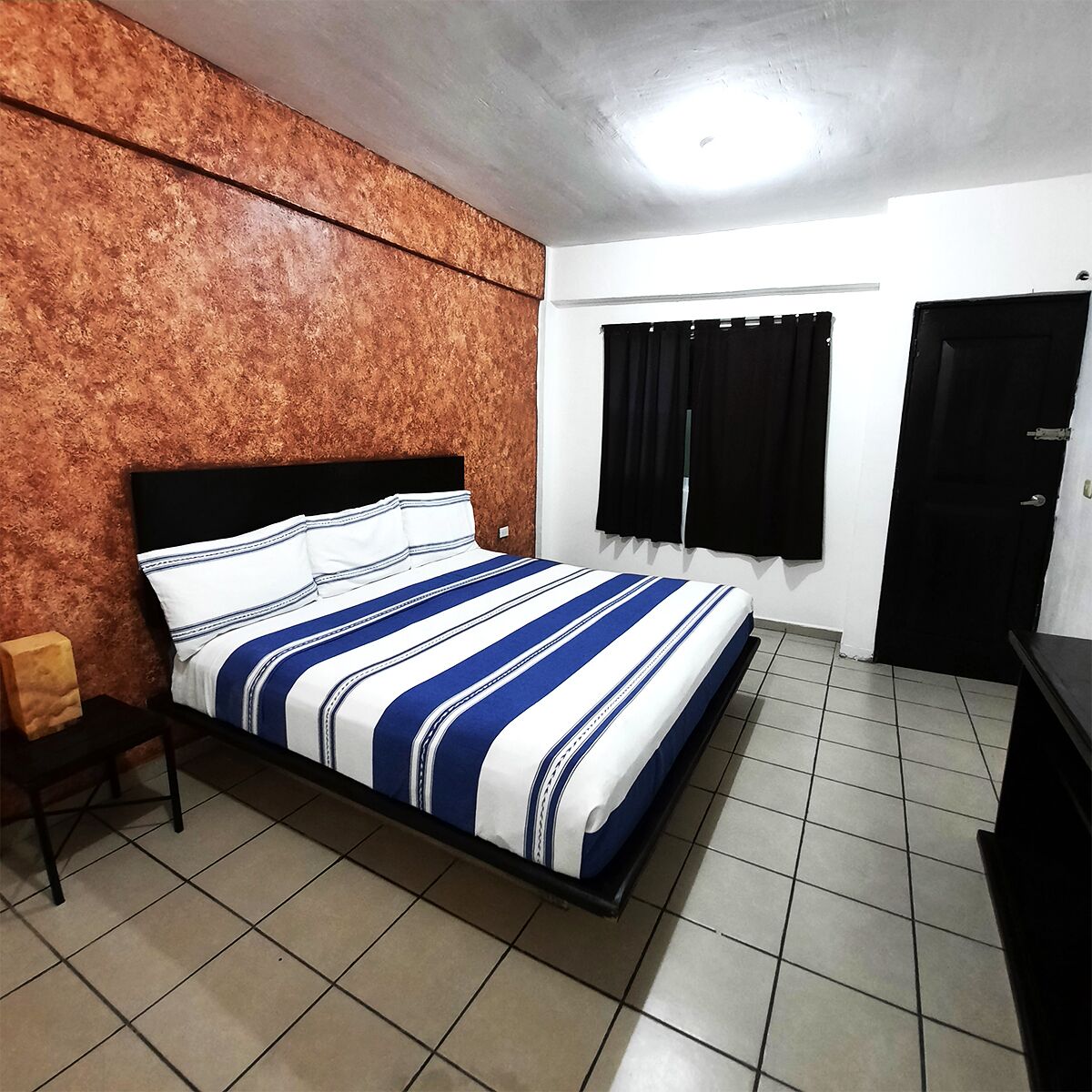 Habitación junior | Escritorio y wifi gratis 