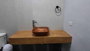 Junior Room | Bathroom sink