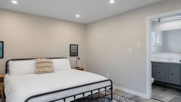 2 chambres, fer et planche à repasser, draps fournis