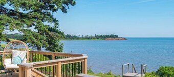 Waterfront Cottage beach access