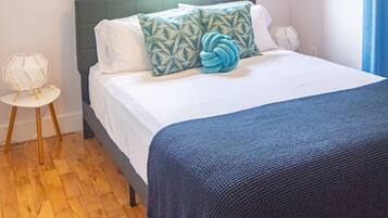 2 makuuhuonetta, silitysrauta/-lauta, vauvan matkasänky, Wi-Fi