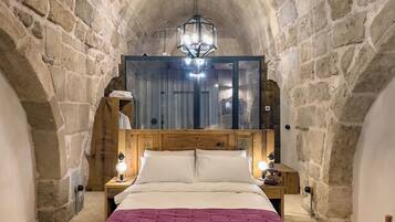 In-room safe, individually decorated, individually furnished, desk