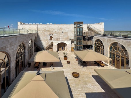 Exterior. Obruk Kervansaray Museum Hotel