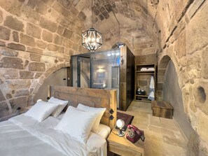 Deluxe Room, 1 King Bed