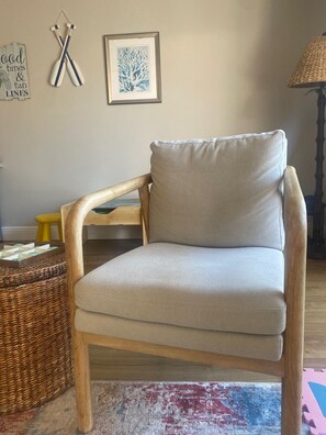 Interior - Walk to the beach! Comfortable 3-bedroom house in amazing Cocoa Beach sleeps 6. (Cocoa Beach)