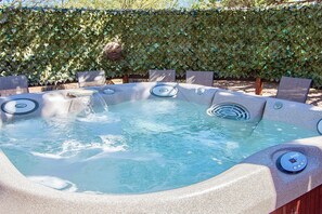 Property grounds - Sedona Home - Walk to Trails. Decks, Views, Hot Tub, Amenities = Best Value! (Sedona)