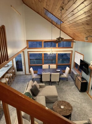 Télévision, cheminée