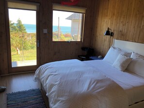 3 bedrooms, desk, iron/ironing board, travel cot - Isle au Haut. Rare find. Modern Home with Atlantic Ocean View. 3 bedrooms. (Isle au Haut)