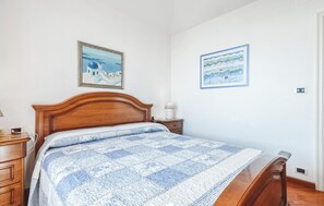 1 chambre, fer et planche à repasser, lit parapluie, Wi-Fi gratuit