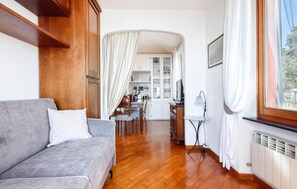 TV - 1 bedroom nice apartment in Pieve Ligure (Pieve Ligure)