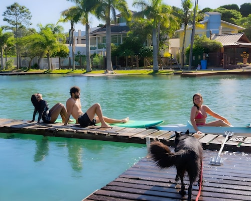 Nomades Riverside - Adventure Hostels & Coworking