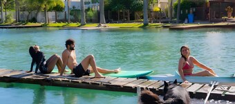 Nomades Riverside - Adventure Hostels & Coworking