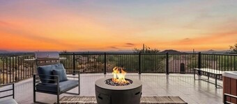 Serene Mountain Retreat: Luxury Guest House with Stunning Views