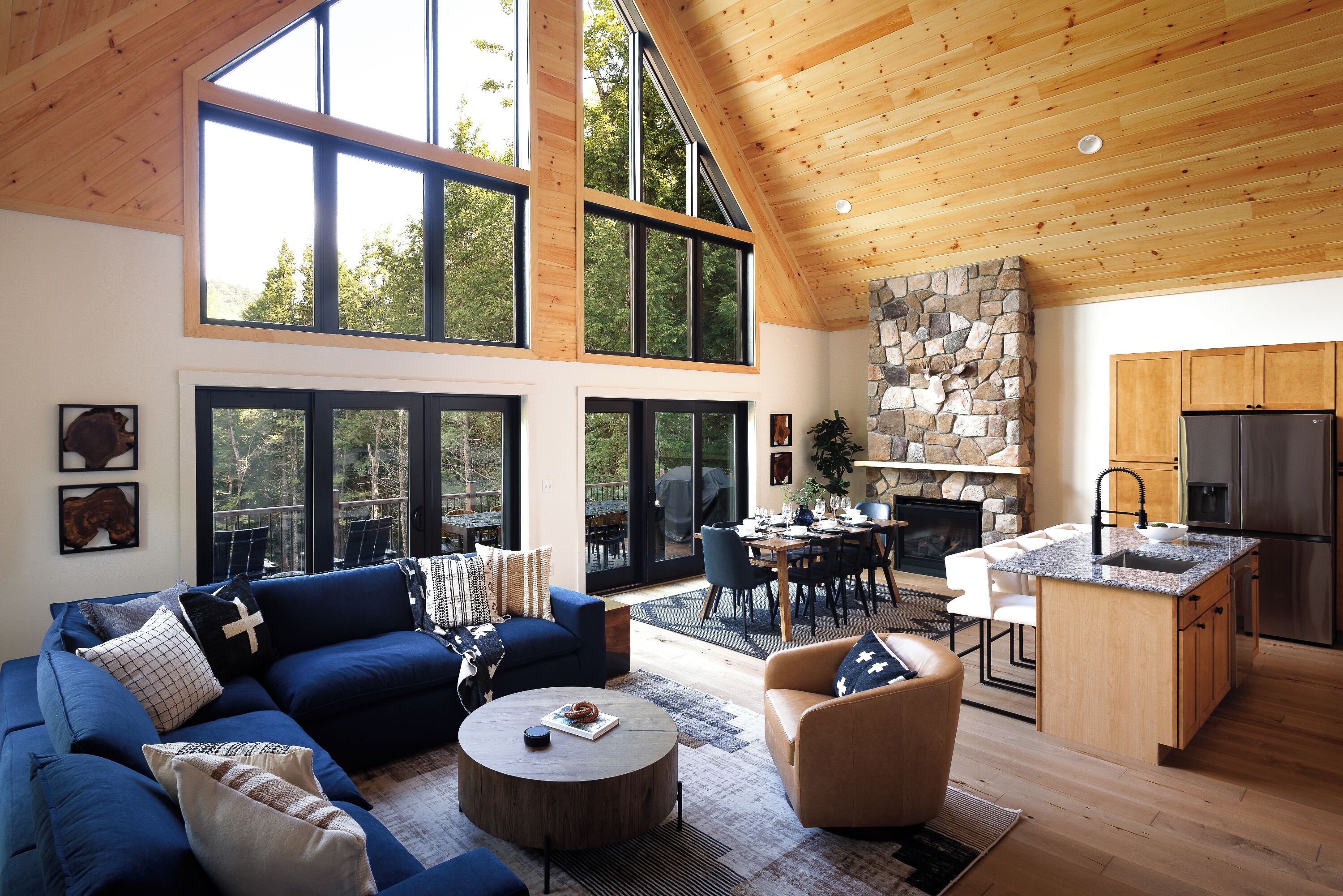 Smart-TV, Kamin, Videospiele