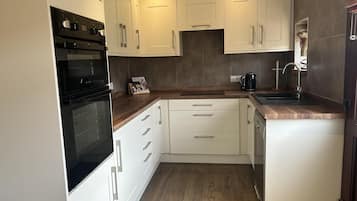 Cottage | Dapur peribadi | Peti sejuk, ketuhar gelombang mikro, ketuhar, dapur