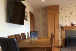 Cottage | Dining
