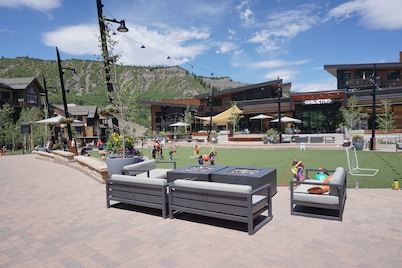 Chic Mountain Getaway on Shuttle Route