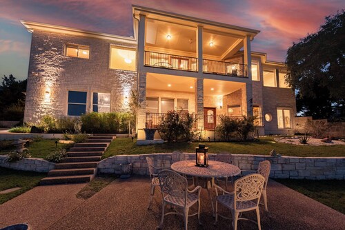 Stunning L. Travis Sunrise Lake House Large 4B w/ Views, Hot tub, theater & Gym