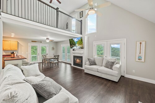 Breathtaking Views of Dale Hollow Lake