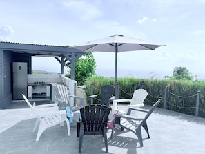Outdoor dining - Villa Bèl Ti View Pool Sea and Pelee Mountain (Le Carbet)